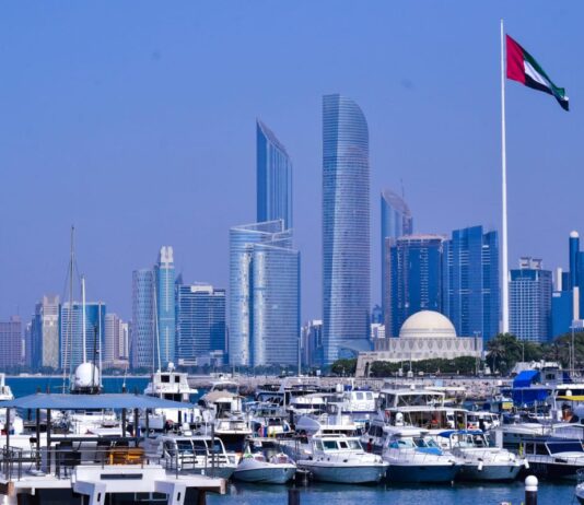 UAE Introduces Unified System Allowing Foreign Yachts Free Movement Between Abu Dhabi and Dubai